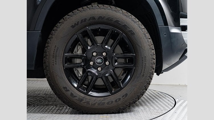 2023 認定中古車 Land Rover Defender 110 Santorini Black 3L ディーゼルエンジン １１０Ｓ Ｄ３００