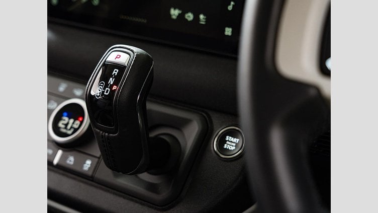 2023 認定中古車 Land Rover Defender 110 Santorini Black 3L ディーゼルエンジン １１０Ｓ Ｄ３００