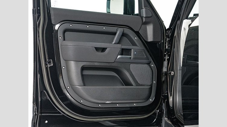 2023 認定中古車 Land Rover Defender 110 Santorini Black 3L ディーゼルエンジン １１０Ｓ Ｄ３００