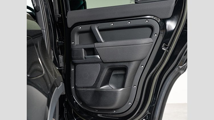 2023 認定中古車 Land Rover Defender 110 Santorini Black 3L ディーゼルエンジン １１０Ｓ Ｄ３００