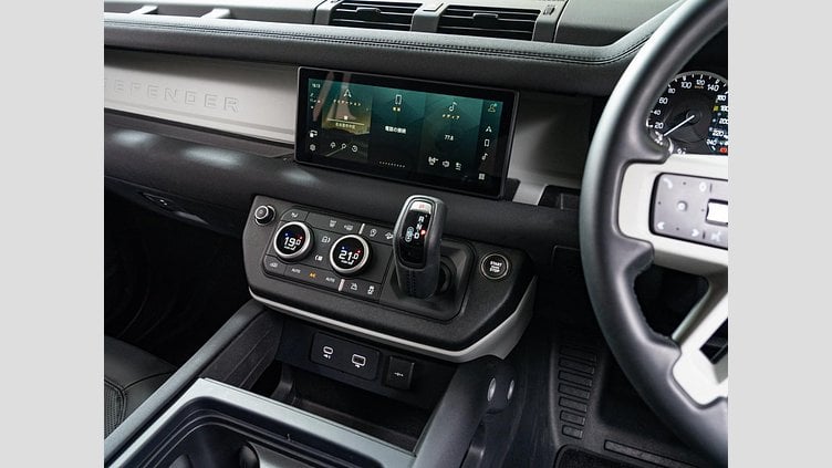 2023 認定中古車 Land Rover Defender 110 Santorini Black 3L ディーゼルエンジン １１０Ｓ Ｄ３００