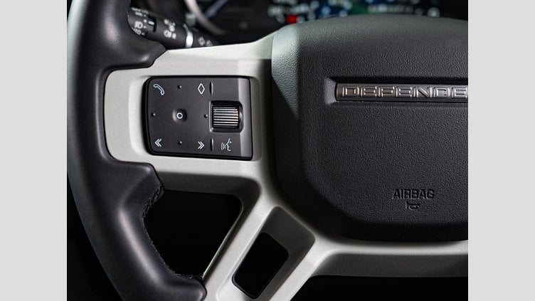 2023 認定中古車 Land Rover Defender 110 Santorini Black 3L ディーゼルエンジン １１０Ｓ Ｄ３００