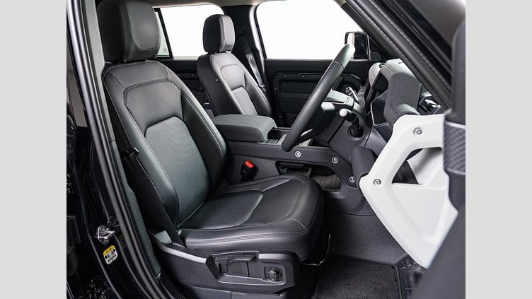 2023 認定中古車 Land Rover Defender 110 Santorini Black 3L ディーゼルエンジン １１０Ｓ Ｄ３００