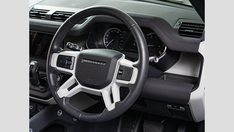 2023 認定中古車 Land Rover Defender 110 Santorini Black 3L ディーゼルエンジン １１０Ｓ Ｄ３００