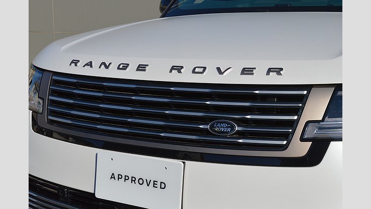 2024 認定中古車 Land Rover Range Rover アイシーホワイト - サテンフィニッシュ P550 AWD PHEV（AT） スタンダードホイールベース SV