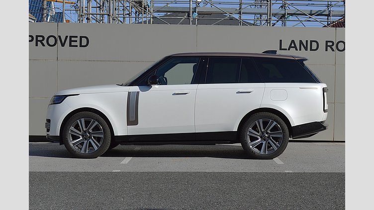 2024 認定中古車 Land Rover Range Rover アイシーホワイト - サテンフィニッシュ P550 AWD PHEV（AT） スタンダードホイールベース SV