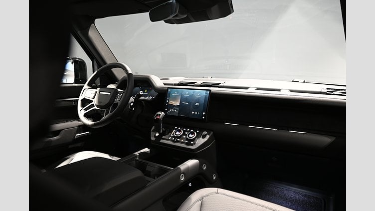 2025 Ny Land Rover Defender 110 Santorini Black AWD 110 P300e X-Dynamic SE