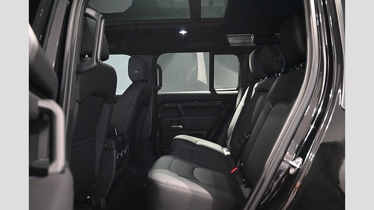 2025 Ny Land Rover Defender 110 Santorini Black AWD 110 P300e X-Dynamic SE