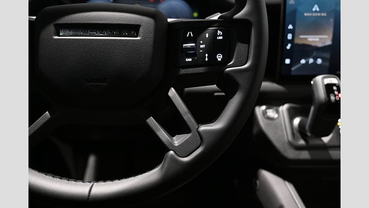 2025 Ny Land Rover Defender 110 Santorini Black AWD 110 P300e X-Dynamic SE