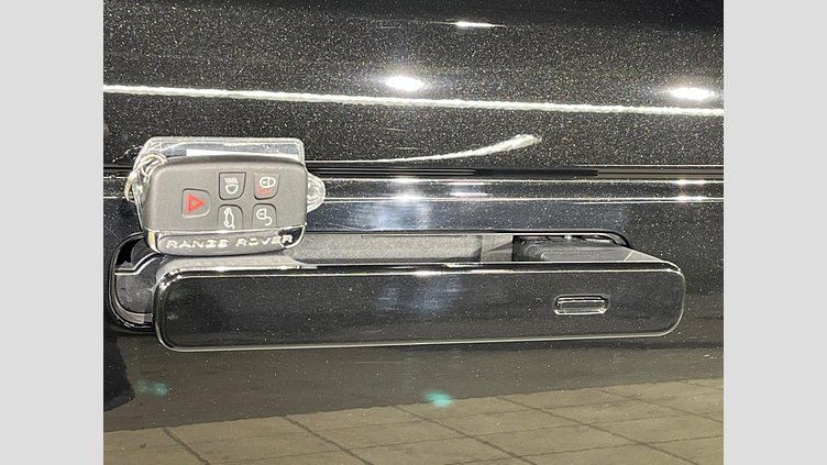 2018 認定中古車 Land Rover Range Rover Velar Santorini Black 4WD R-Dynamic SE