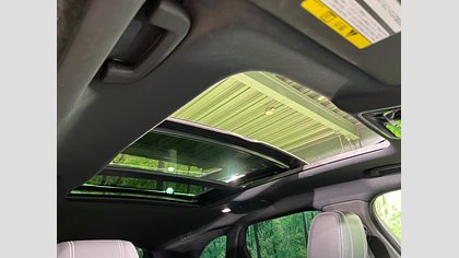 Range Rover Velar 11