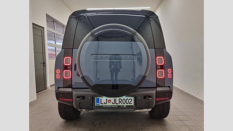 2025 Rabljena vozila Land Rover Defender 110 Tasman Blue D250 AWD AUTOMATIC MHEV X-DYNAMIC HSE 