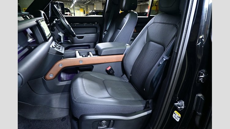 2022 認定中古車 Land Rover Defender 110 Santorini Black D300 X