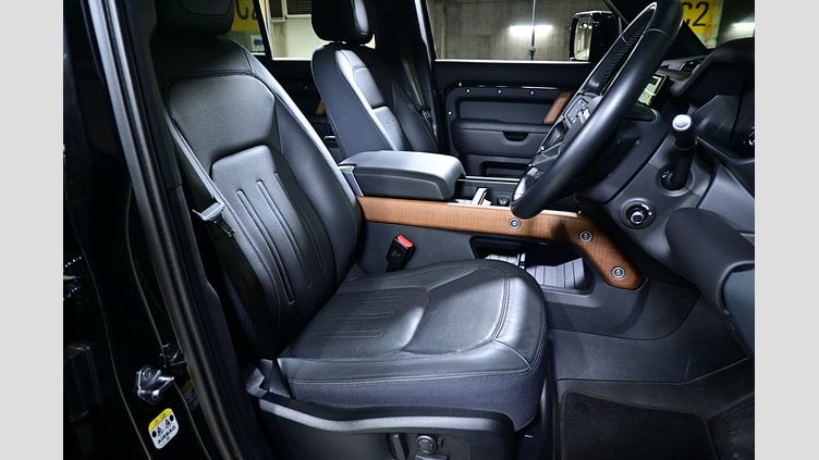2022 認定中古車 Land Rover Defender 110 Santorini Black D300 X