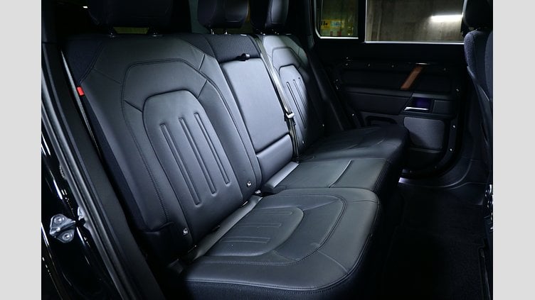 2022 認定中古車 Land Rover Defender 110 Santorini Black D300 X