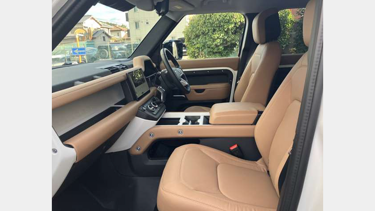 2024 認定中古車 Land Rover Defender 110 フジホワイト D350 ディーゼルマイルドハイブリッド X-Dynamic HSE