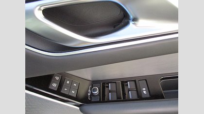 Range Rover Velar 17