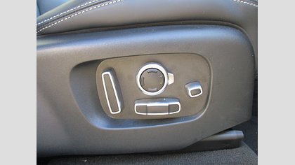 Range Rover Velar 24