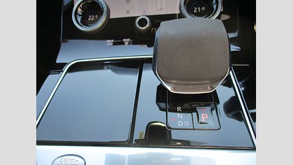 Range Rover Velar 25