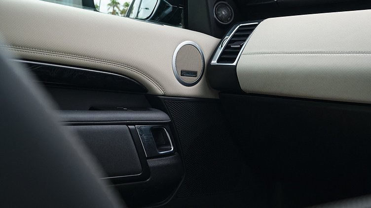 2022 Approved Land Rover Discovery Santorini Black D300 R-Dynamic HSE