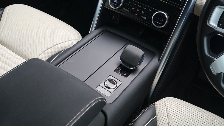 2022 Approved Land Rover Discovery Santorini Black D300 R-Dynamic HSE