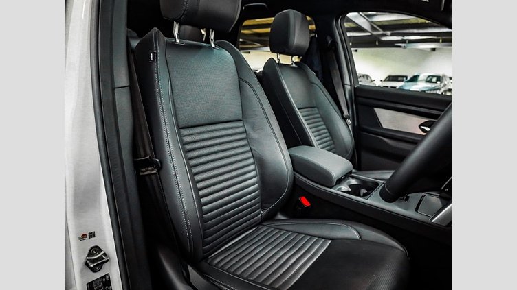 2025 Approved Land Rover Discovery Sport Fuji White AWD 2.0D SE R-Dynamic (D200)