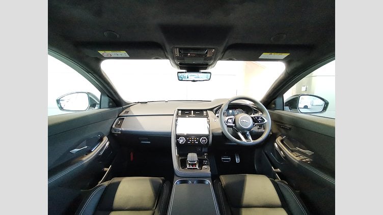 2024 認定中古車 Jaguar E-Pace オストゥーニパールホワイト D200マイルドハイブリッド（ディーゼル） R-DYNAMIC HSE