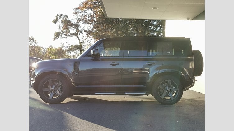 2023 認定中古車 Land Rover Defender 110 カルパチアングレイ D300 AWD（AT） X-DYNAMIC SE