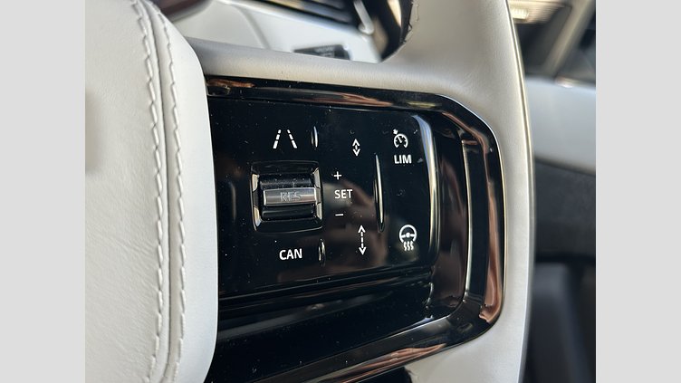 2025 認定中古車 Land Rover Range Rover Sport フジホワイト D300マイルドハイブリッド スタンダードホイールベース Dynamic SE