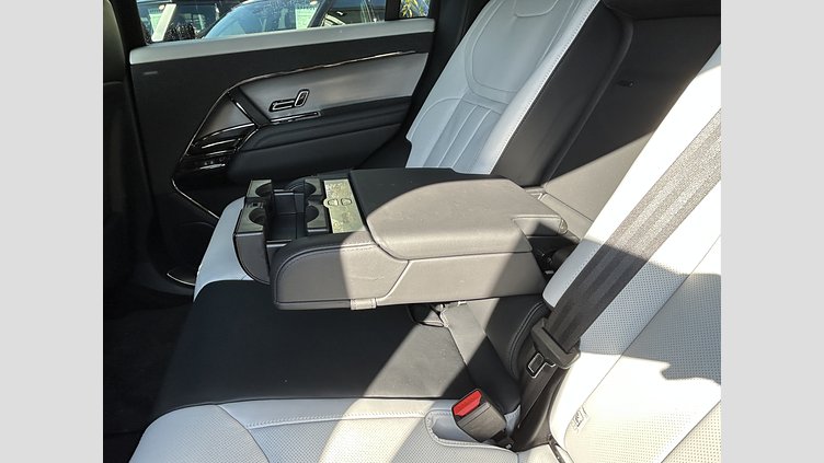 2025 認定中古車 Land Rover Range Rover Sport フジホワイト D300マイルドハイブリッド スタンダードホイールベース Dynamic SE