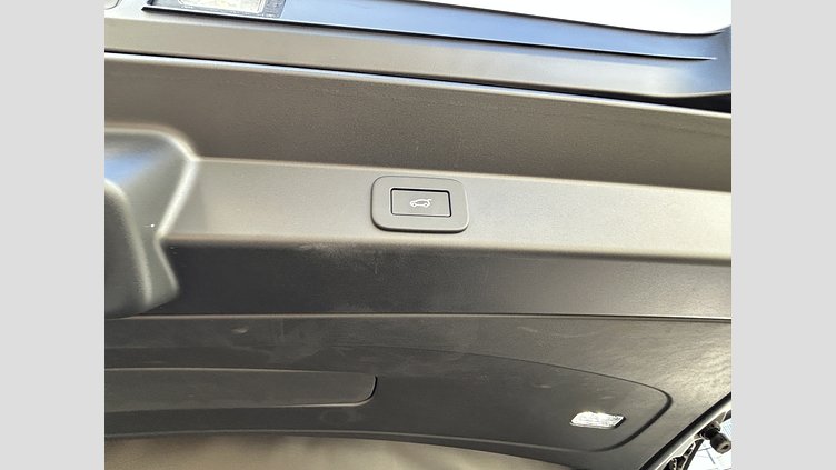 2025 認定中古車 Land Rover Range Rover Sport フジホワイト D300マイルドハイブリッド スタンダードホイールベース Dynamic SE