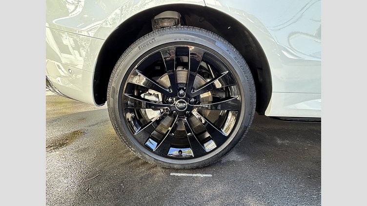 2025 認定中古車 Land Rover Range Rover Sport フジホワイト D300マイルドハイブリッド スタンダードホイールベース Dynamic SE