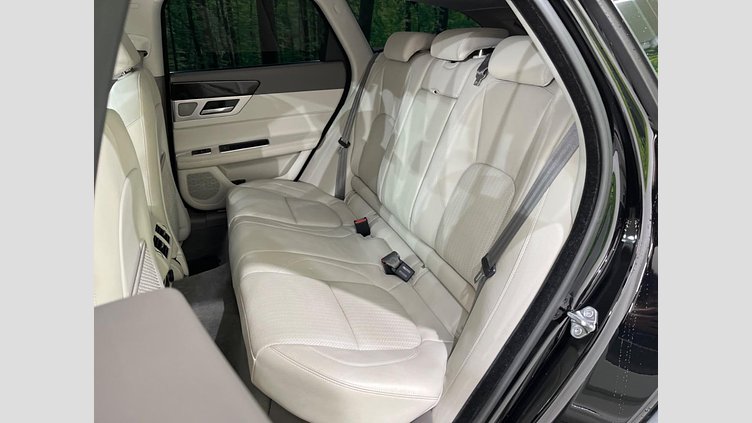 2018 認定中古車 Jaguar XF Narvik Black 2.0PET スポーツブレイク