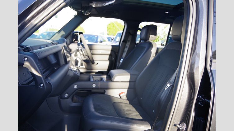 2024 認定中古車 Land Rover Defender 110 カルパチアングレイ P525 AWD (AT) V8 CARPATHIAN EDITION