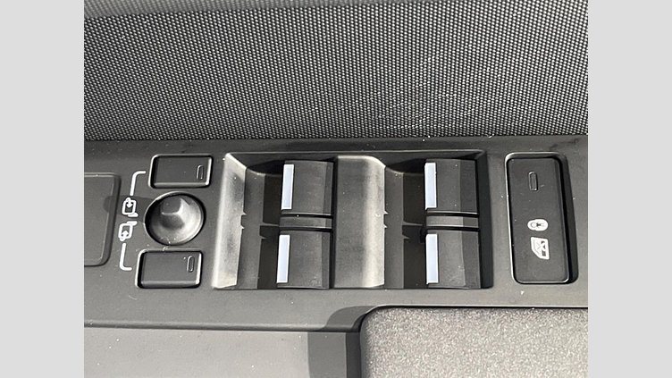 2023 認定中古車 Land Rover Defender 110 Carpathian Grey 4WD S