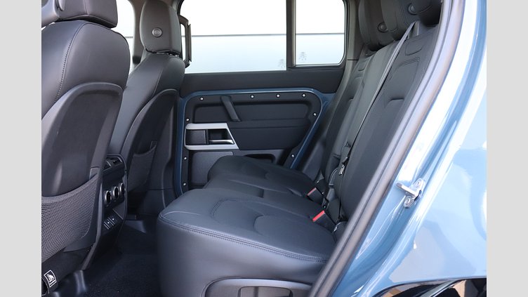 2023 認定中古車 Land Rover Defender 110 タスマンブルー P300 AWD（AT） SE