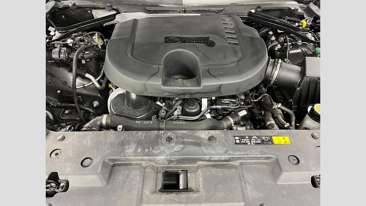 2024 認定中古車 Land Rover Defender 110 Carpathian Grey ４WD XーダイナミックHSE