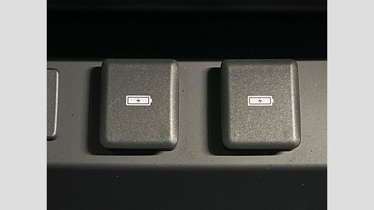 2024 認定中古車 Land Rover Defender 110 Carpathian Grey ４WD XーダイナミックHSE