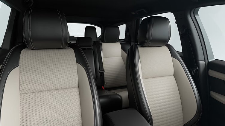 2025 新車 Land Rover Discovery Sport ヴァレジネブルー D200マイルドハイブリッド（ディーゼル） 標準ホイール Dynamic S