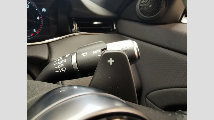 2019 認定中古車 Land Rover Range Rover Evoque カルパチアングレー D180 R-DYNAMIC S