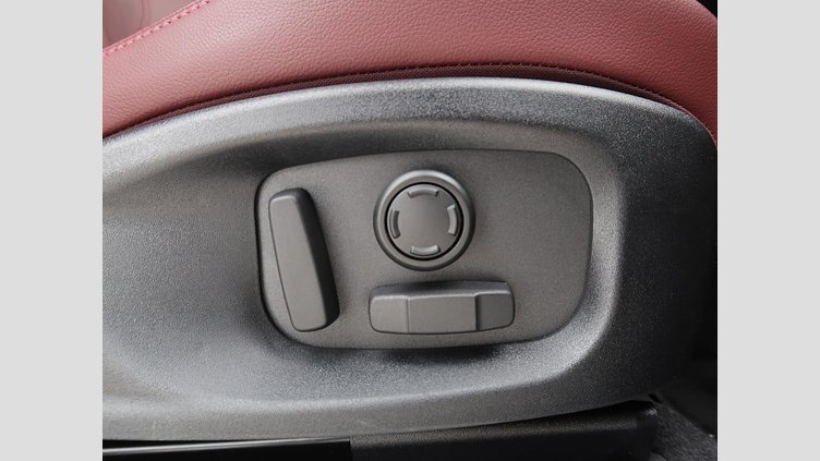 2023 認定中古車 Jaguar E-Pace サントリーニブラック P250 AWD（オートマチック） R-DYNAMIC SE