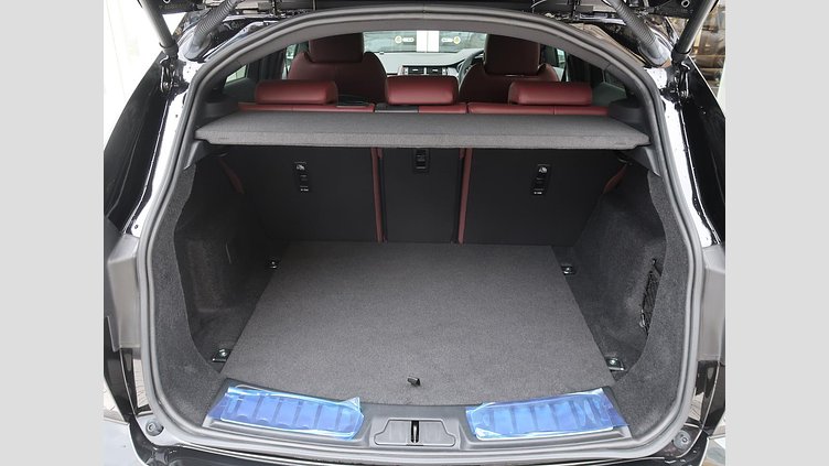 2023 認定中古車 Jaguar E-Pace サントリーニブラック P250 AWD（オートマチック） R-DYNAMIC SE