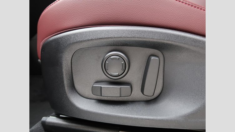 2023 認定中古車 Jaguar E-Pace サントリーニブラック P250 AWD（オートマチック） R-DYNAMIC SE