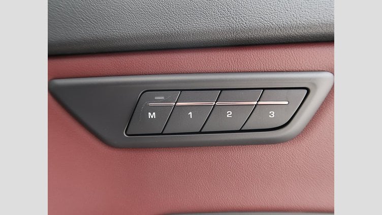 2023 認定中古車 Jaguar E-Pace サントリーニブラック P250 AWD（オートマチック） R-DYNAMIC SE