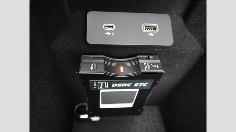 2023 認定中古車 Jaguar E-Pace サントリーニブラック P250 AWD（オートマチック） R-DYNAMIC SE