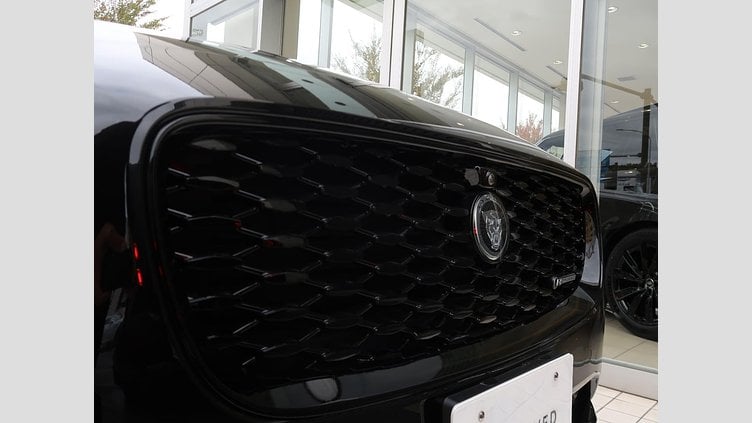 2023 認定中古車 Jaguar E-Pace サントリーニブラック P250 AWD（オートマチック） R-DYNAMIC SE