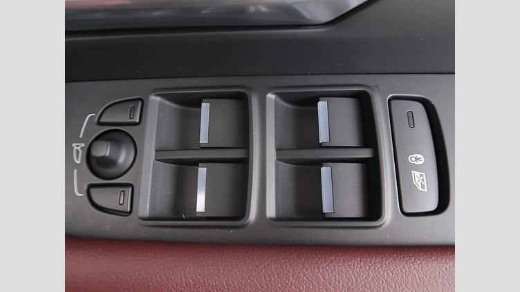 2023 認定中古車 Jaguar E-Pace サントリーニブラック P250 AWD（オートマチック） R-DYNAMIC SE