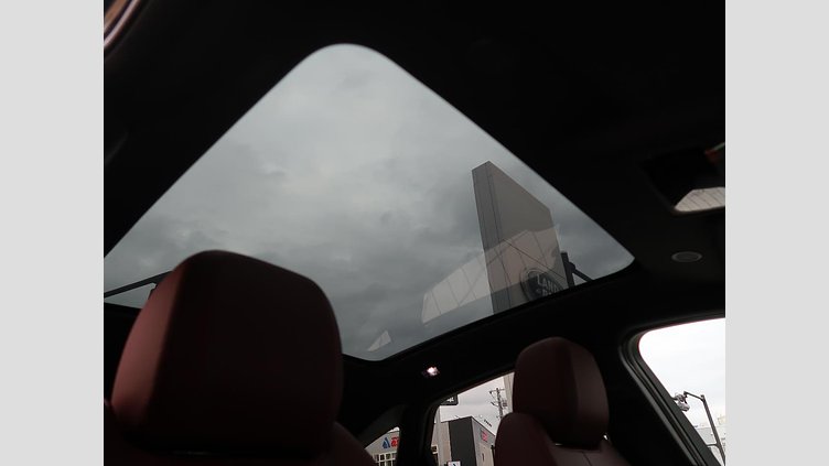 2023 認定中古車 Jaguar E-Pace サントリーニブラック P250 AWD（オートマチック） R-DYNAMIC SE