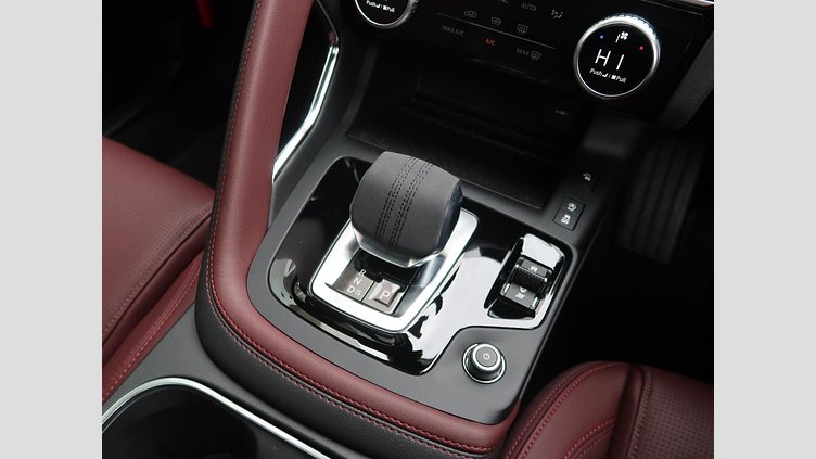 2023 認定中古車 Jaguar E-Pace サントリーニブラック P250 AWD（オートマチック） R-DYNAMIC SE