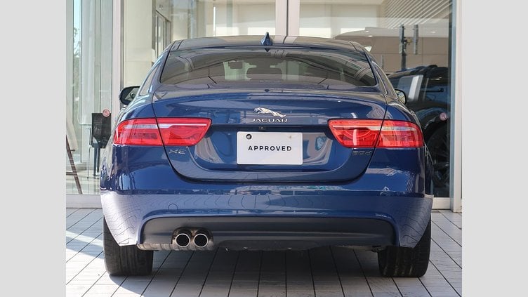 2016 認定中古車 Jaguar XE Bluefire Blue ディーゼル R‐スポーツ